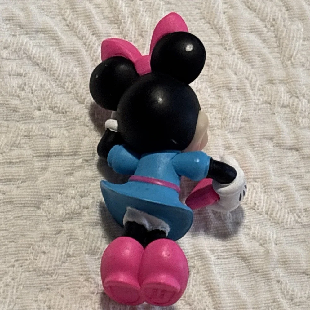 Disney Figurine 2